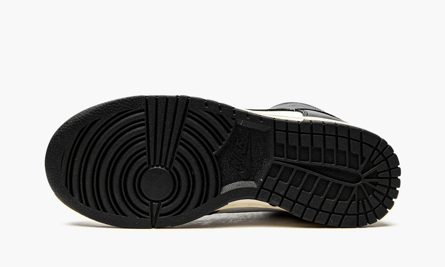 Nike Dunk High Vintage Black (W)
