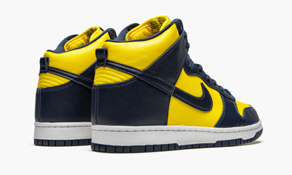 Dunk High SP “Michigan”