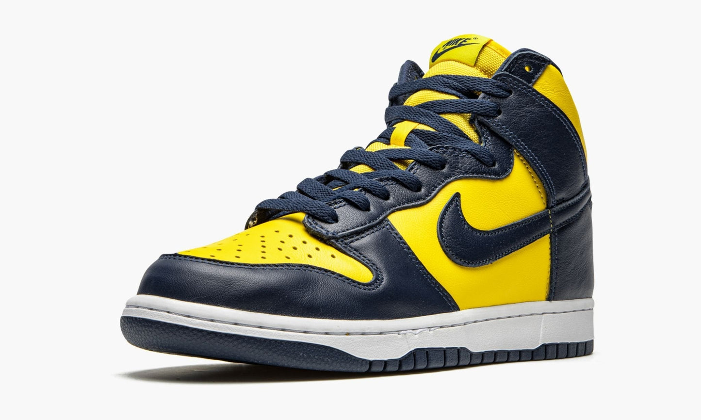 Dunk High SP “Michigan”