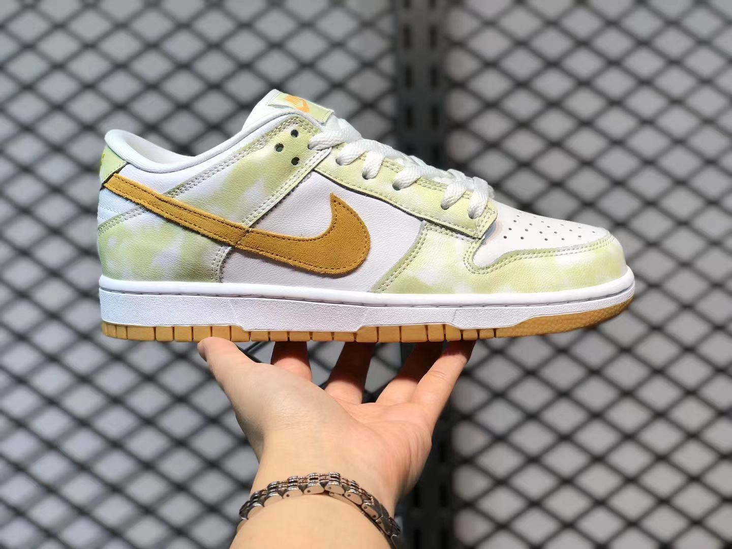 Nike Dunk Low Yellow Strike (W)
