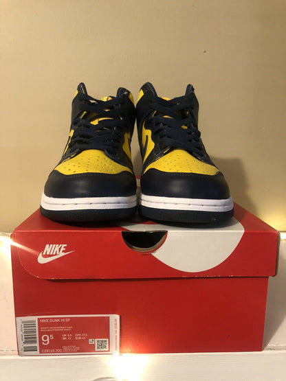 Dunk High SP “Michigan”