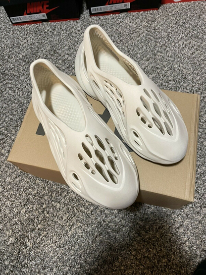 Adidas Yeezy Foam RNNR Sand