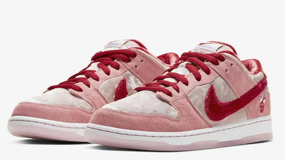 SB Dunk Low Pro “Strange Love”