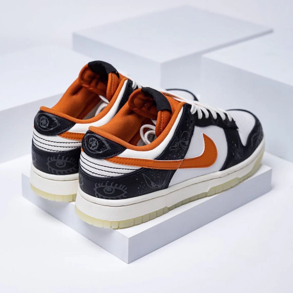 Nike Dunk Low PRM “Halloween”